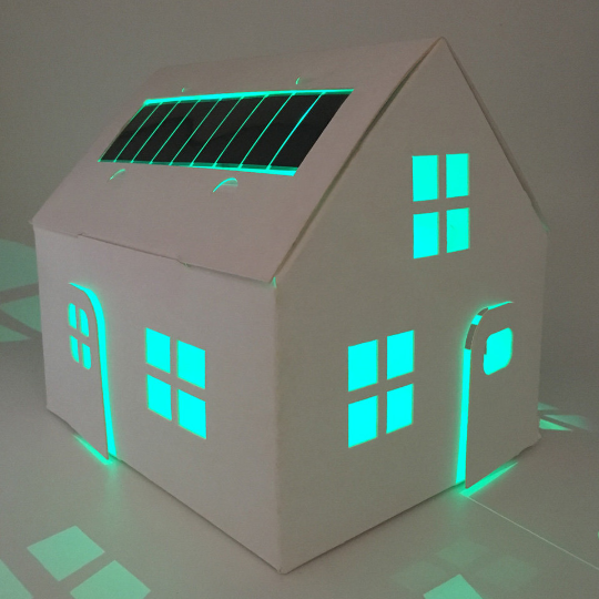 Casagami PLUS - Casagami + is a decorative cardboard house that alternately changes colours.